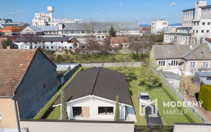 Na predaj rovinatý pozemok na výstavbu polyfunkčnej budoby v Piešťanoch