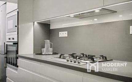 Na predaj  3-izbový byt s dvoma loggiami v Petržalke BA.