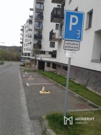 Na prenájom vonkajšie parkovacie státie v Dúbravke