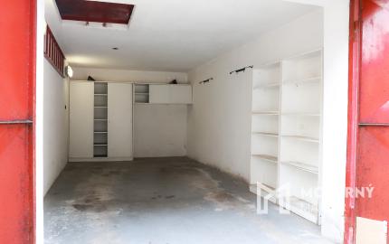 Na predaj garáž s parkovacím státím na sídlisku Juh, Trenčín