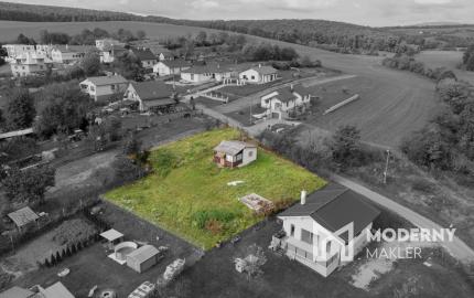 Na predaj dva stavebné pozemky v obci Brezolupy