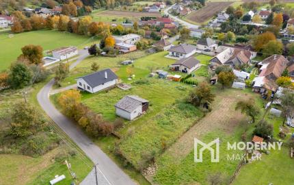 Na predaj dva stavebné pozemky v obci Brezolupy