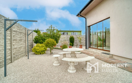 Na predaj rodinný dom s rozľahlým pozemkom v Kostolišti