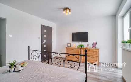 Na predaj rodinný dom s rozľahlým pozemkom v Kostolišti