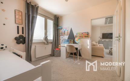 Na predaj krásne zrekonštruovaný 4-izbový byt v Trenčíne