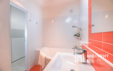 Na predaj krásne zrekonštruovaný 4-izbový byt v Trenčíne