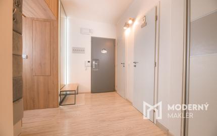 Na predaj krásne zrekonštruovaný 4-izbový byt v Trenčíne