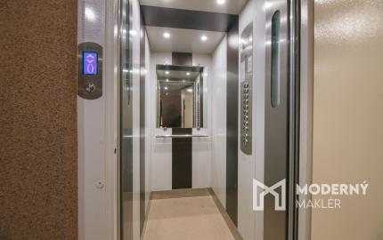 Na predaj krásne zrekonštruovaný 4-izbový byt v Trenčíne