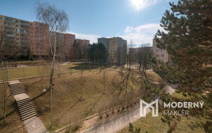 Na predaj krásne zrekonštruovaný 4-izbový byt v Trenčíne