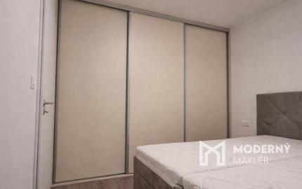 Na prenájom moderný 2-izbový byt v Trenčíne – Halalovka