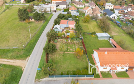 Na predaj stavebný pozemok - Pravotice 760m2