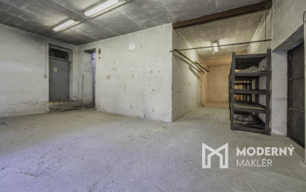 Na predaj výrobná hala s administratívnou časťou pri Lučenci