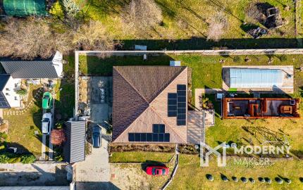 Na predaj rodinný dom s bazénom v obci Macov