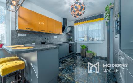 Na predaj rodinný dom s bazénom v obci Macov