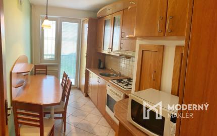 Na prenájom 2-izbový byt v centre Bánoviec nad Bebravou