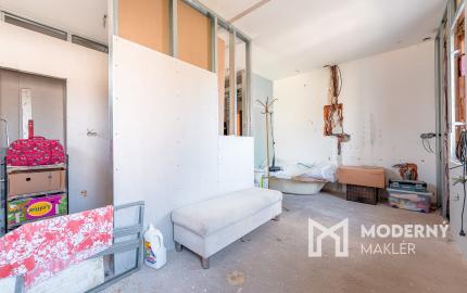 Na predaj rodinný dom s možnosťou ďalšej výstavby v Macove