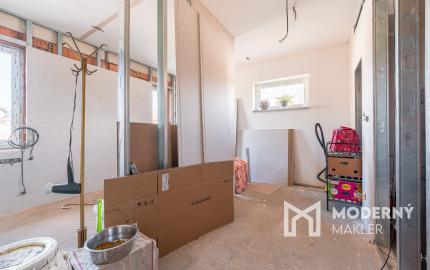 Na predaj rodinný dom s možnosťou ďalšej výstavby v Macove