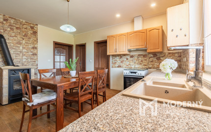 Na predaj zrekonštruovaný rodinný dom v Pate