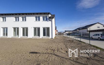 Na predaj novostavba v Lehniciach - časť trojdomu A