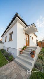 Na predaj rodinný dom s veľkým pozemkom v obci Šalgočka