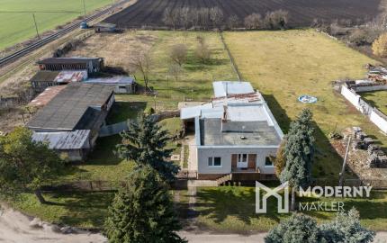 Na predaj rodinný dom s investičným potenciálom v Šuranoch