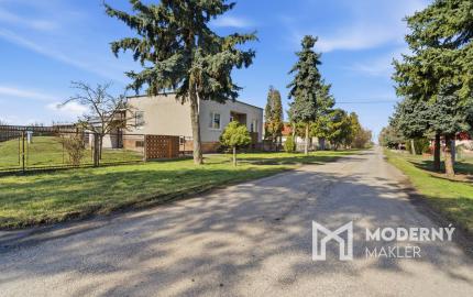 Na predaj rodinný dom s investičným potenciálom v Šuranoch