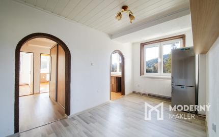 Na predaj veľkometrážny 3-izbový byt v Zákamennom