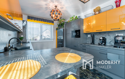 Na predaj rodinný dom s možnosťou ďalšej výstavby v Macove