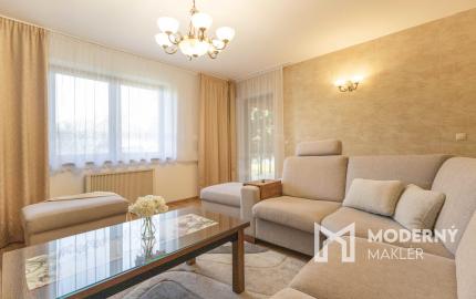 Na prenájom rodinný dom s garážou a terasou v centre Šamorína