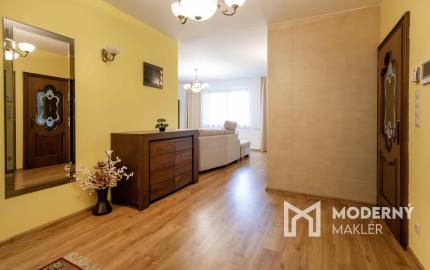 Na prenájom rodinný dom s garážou a terasou v centre Šamorína