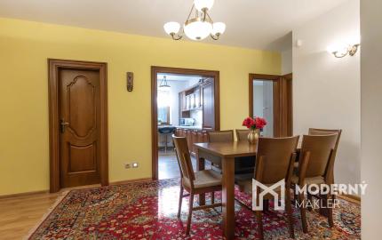 Na prenájom rodinný dom s garážou a terasou v centre Šamorína