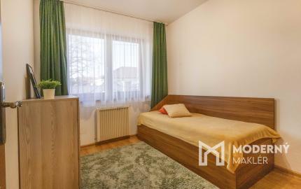 Na prenájom rodinný dom s garážou a terasou v centre Šamorína