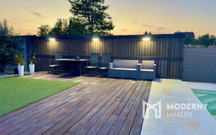 Na predaj moderný 4-izbový rodinný dom s bazénom v Bučanoch