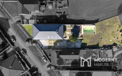 Na predaj moderný 4-izbový rodinný dom s bazénom v Bučanoch