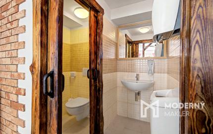 Na predaj polyfunkčný objem s luxusným rezidenčným podkrovím v Bratislave