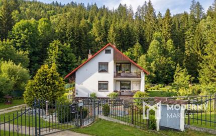 Na predaj rodinný dom s bazénom v obci Makov-Potok