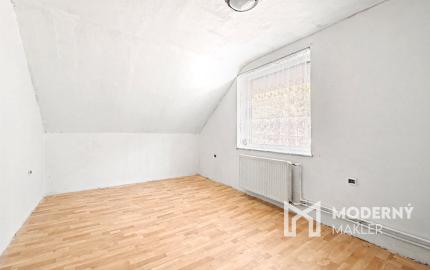 Na predaj rodinný dom s bazénom v obci Makov-Potok