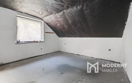 Na predaj rodinný dom s bazénom v obci Makov-Potok