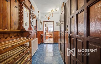 Na predaj rodinný dom s bazénom v obci Makov-Potok