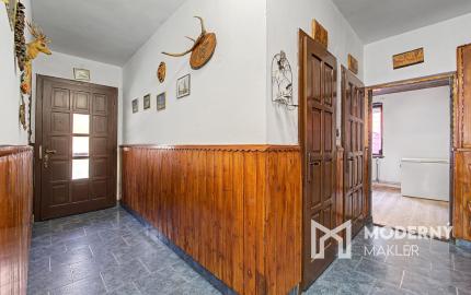 Na predaj rodinný dom s bazénom v obci Makov-Potok