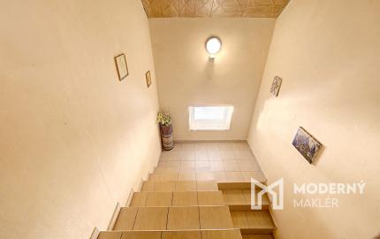 Na predaj rodinný dom s bazénom v obci Makov-Potok