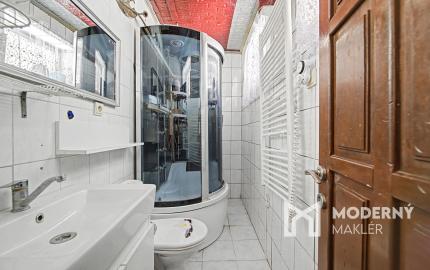 Na predaj rodinný dom s bazénom v obci Makov-Potok