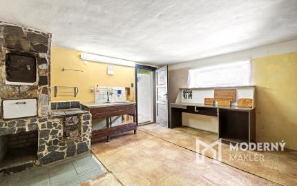 Na predaj rodinný dom s bazénom v obci Makov-Potok