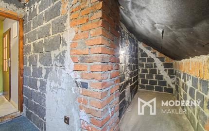 Na predaj rodinný dom s bazénom v obci Makov-Potok