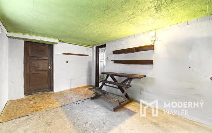 Na predaj rodinný dom s bazénom v obci Makov-Potok