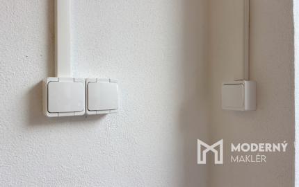 Na predaj kompletne zrekonštruovaná garáž v Stupave