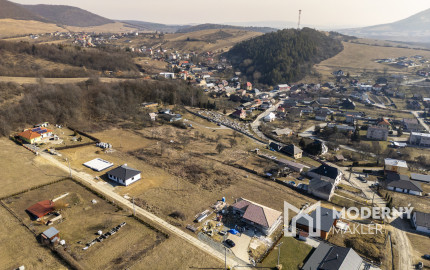 Na predaj veľkorysý pozemok v obci Šarišské Sokolovce