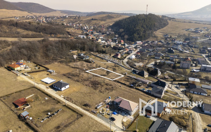 Na predaj veľkorysý pozemok v obci Šarišské Sokolovce