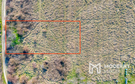 Na predaj perspektívny pozemok v Rači