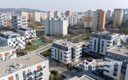 Na predaj priestranný 2-izbový byt v Dúbravke